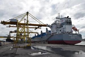 Керівнику морського порту «Чорноморськ» намагалися дати 12 млн гривень хабаря