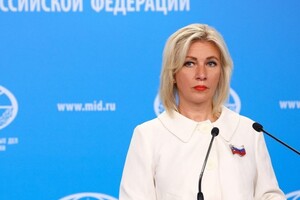 Захарова пожалілася на «ворожі лінії» країн Балтії та пригрозила санкціями