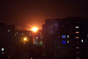 У Луганську пролунали вибухи та виникла пожежа на нафтобазі
