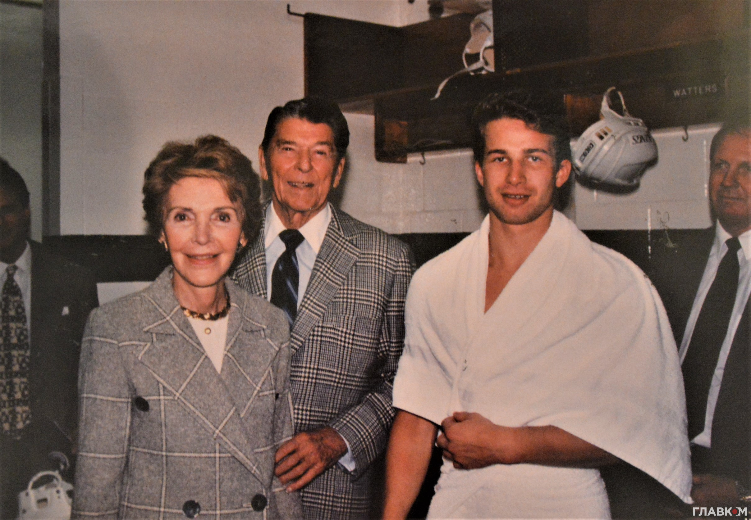 Олексій Житник під час зустрічі з президентом США Рональдом Рейганом... у рушнику