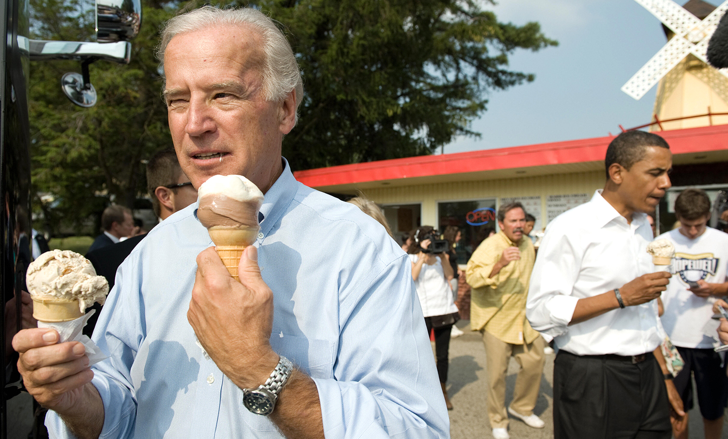 Джо все же имеет еще одну слабость, кроме увлечения спортом, - это любовь к мороженому. 2008