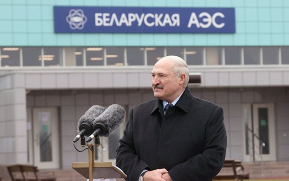 В конце октября президент Беларуси иронически заявил, что ему «так жаль соседей», оказавшихся в «тяжелом положении», что он готов продавать электричество в 10 раз дешевле, чем, например, Литва покупает в Евросоюзе