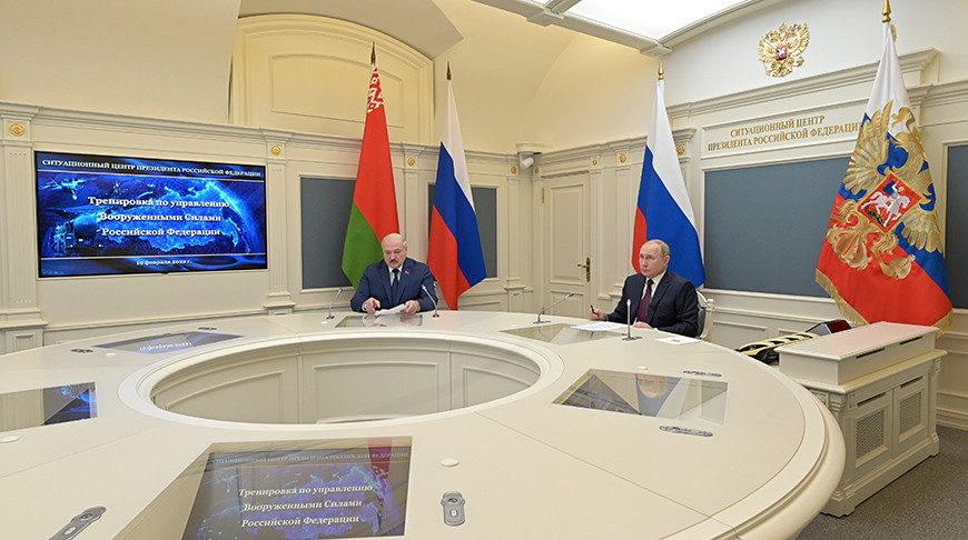 Два диктатора РФ и Белоруси следуют за пусками баллистических ракет. 19 февраля 2022 года/Фото из открытых источников