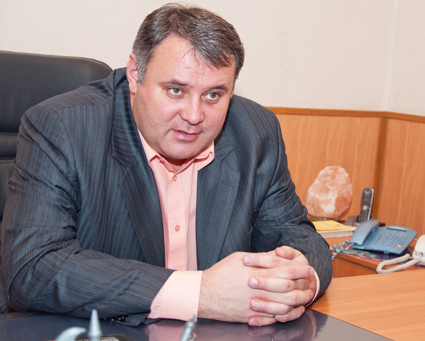 На мерських виборах-2020 за нинішнього гауляйтера Гончарова проголосувало всього 193 жителя Старобільська (фото з відкритих джерел)