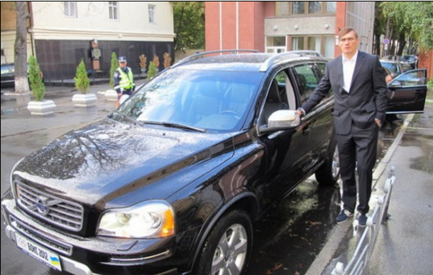 Олександр Усик та Volvo XC90